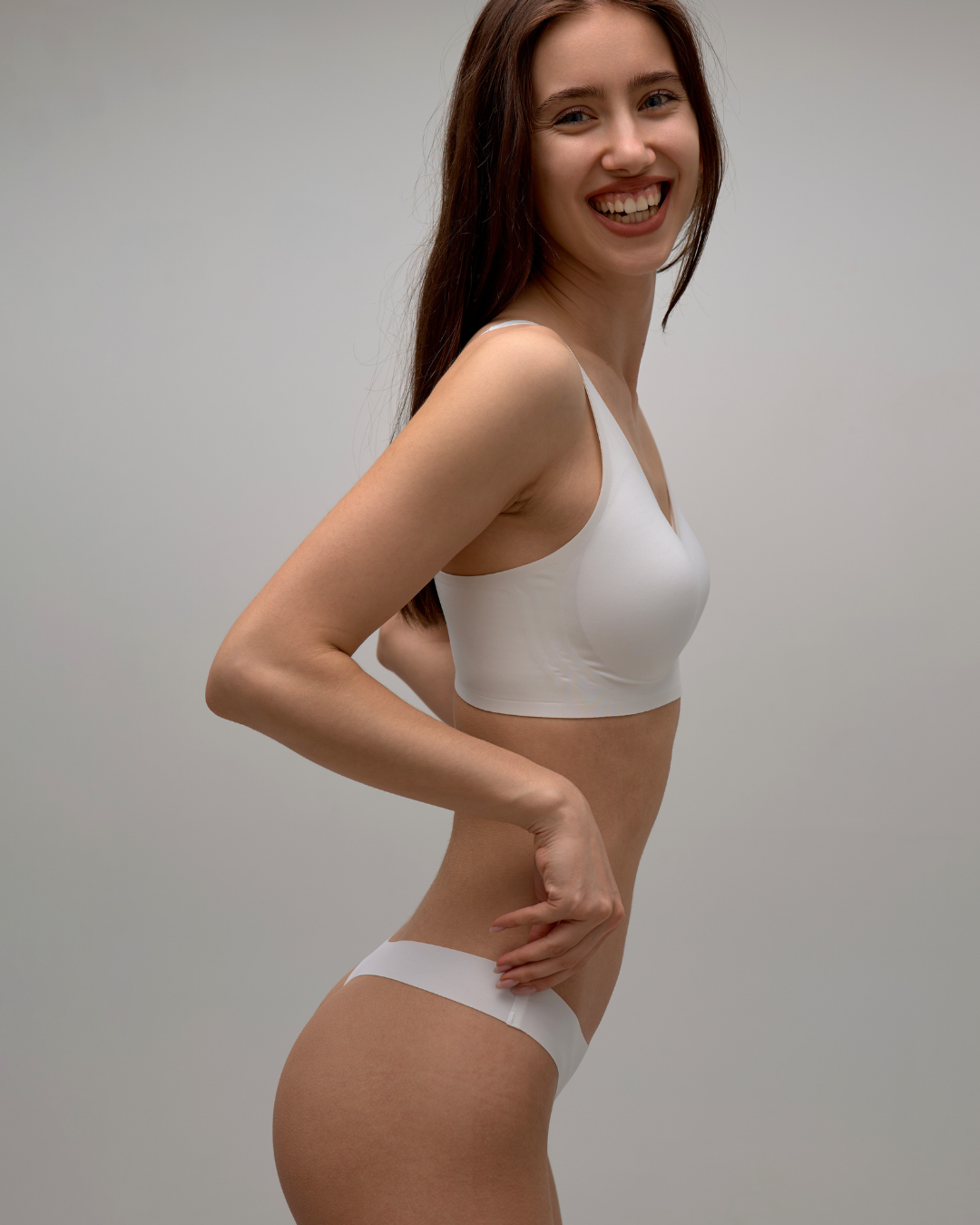 SoftForm Seamless Mid-Rise Thongs, White